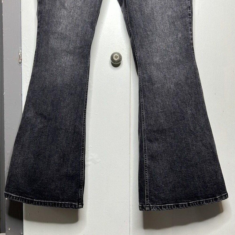 WE THE FREE CRVY High-Rise Flare Jeans Size 35 Vintage Faded Black Boho hippie - Picture 3 of 7